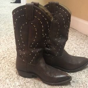 brown cowgirl boot